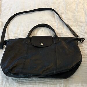 Longchamp Black Leather Li Pliage top handle w/ shoulder/crossbody strap.
